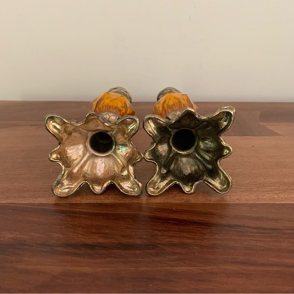 Vintage pair of brass and amber lucite candlesticks. - Picture 2 of 3